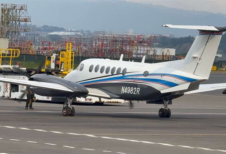 Avión de la DEA aterriza en Costa Rica.