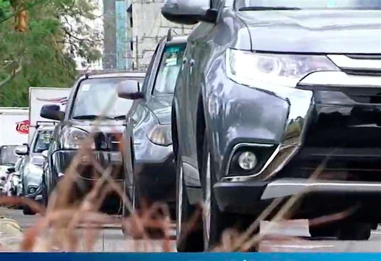 Movilizarse cuesta caro: familias destinan hasta ₡120.000 al mes