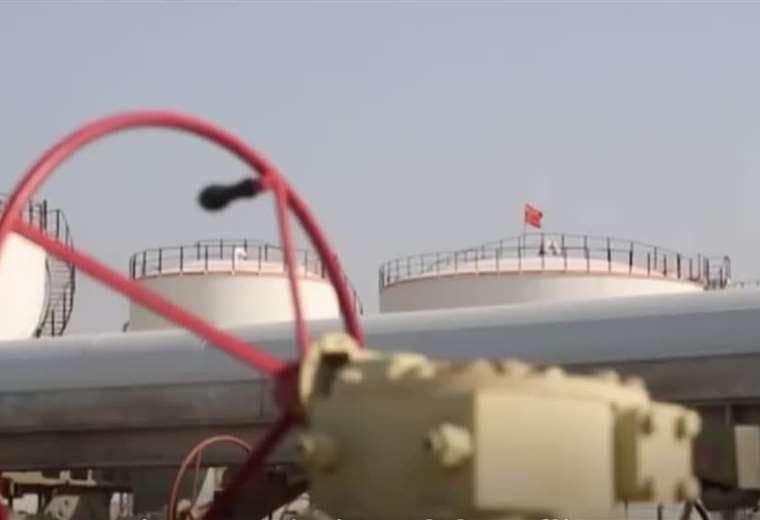 Ataques a Irán dispararán precio de los combustibles a nivel mundial