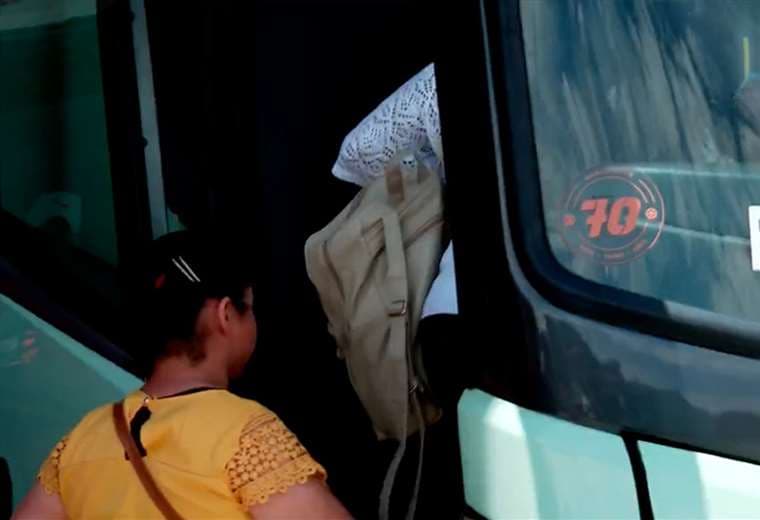 Cuatro de cada 10 mujeres dicen sentirse inseguras al usar el bus, señala estudio