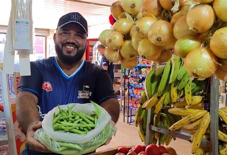 Caminaba vendiendo verduras y hoy tiene su propio negocio: la historia de Chente en Aserrí