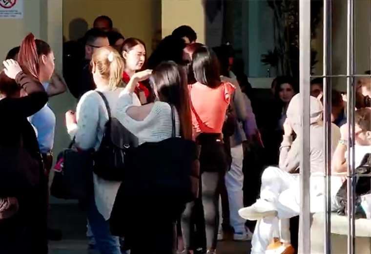 Paro en Hospital Calderón Guardia: trabajadores exigen aumento salarial y más personal