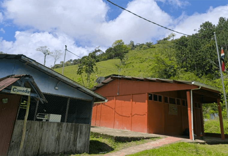 Electrificación solar: el desafío urgente de llevar luz a escuelas del Chirripó Cabécar