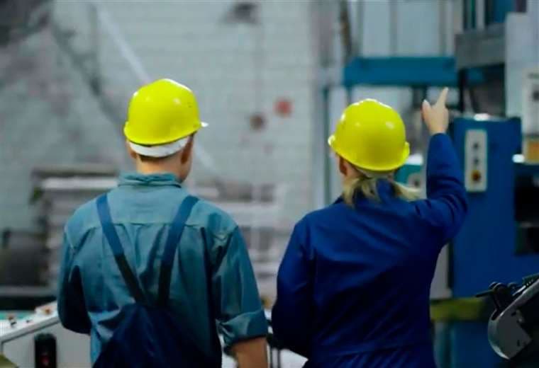 Abril trae tres feriados obligatorios: conozca cómo se pagan y cuándo aplican horas triples