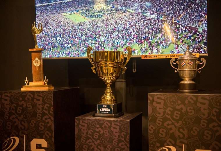 Saprissa ubicó la copa en un lugar muy especial