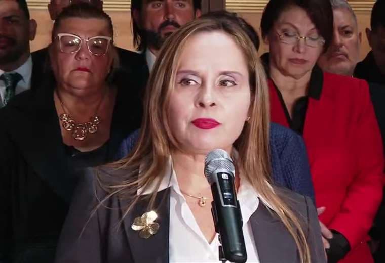 Presidenta del Congreso archiva caso contra Fabricio Alvarado por presunto acoso sexual