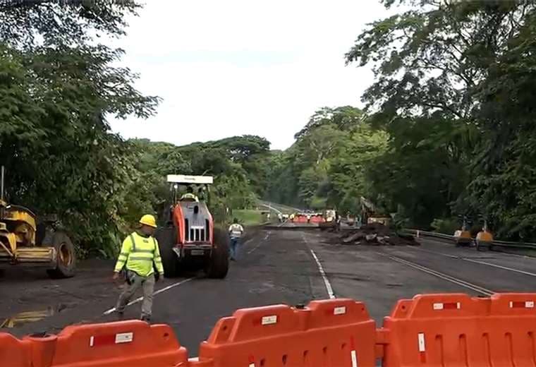 ¿Cuánto tardará y quién pagará la reparación del enorme hueco en la Ruta 27?