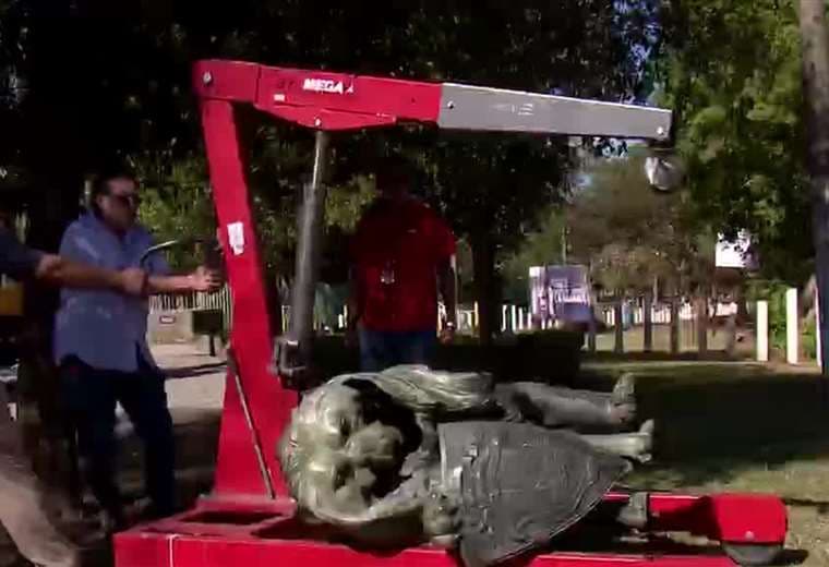 En dos meses se sabrá futuro del monumento a León Cortés dañado por accidente en la Sabana