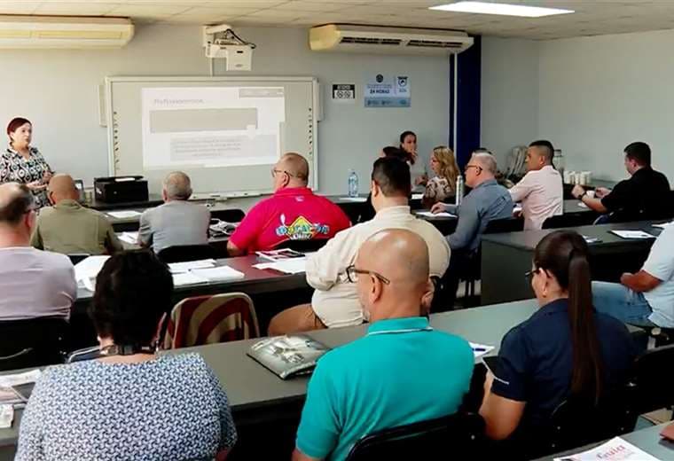 Prueba teórica de manejo mantiene baja aprobación tras cambio de manuales