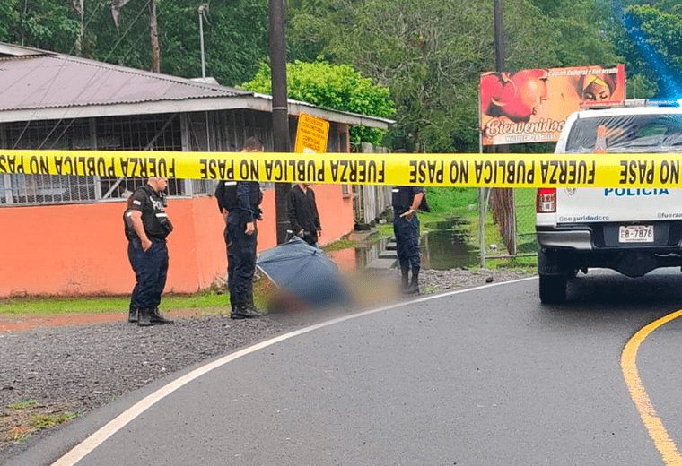 Asesinan a hombre mientras caminaba por calle de Limón